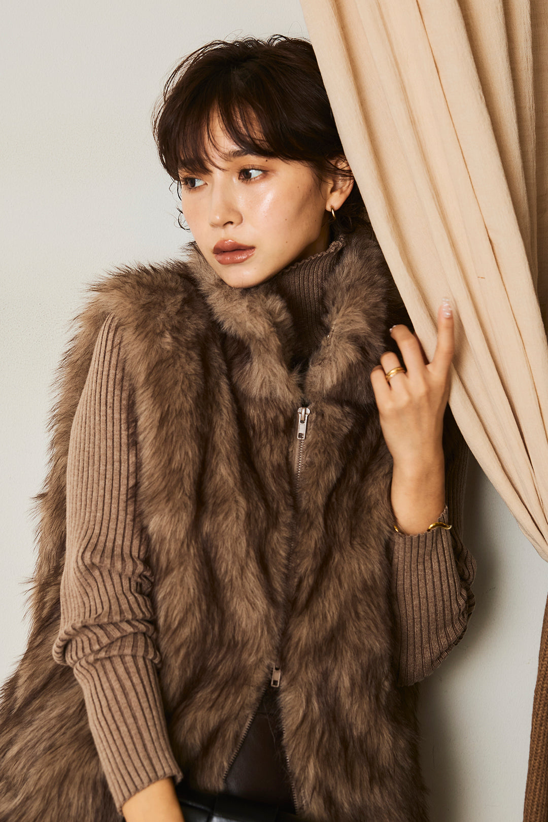 [SET]リブニットシームレスタートルプルオーバー+フェイクレザーワイドスカート+フェイクファースタンドジレ(3set)