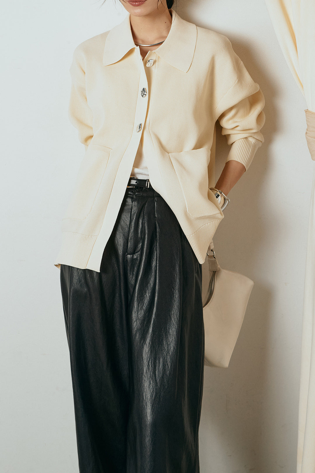 [SET]メタル釦衿付きニットカーディガン+ベルト付きレザーライクタックパンツ(2set)