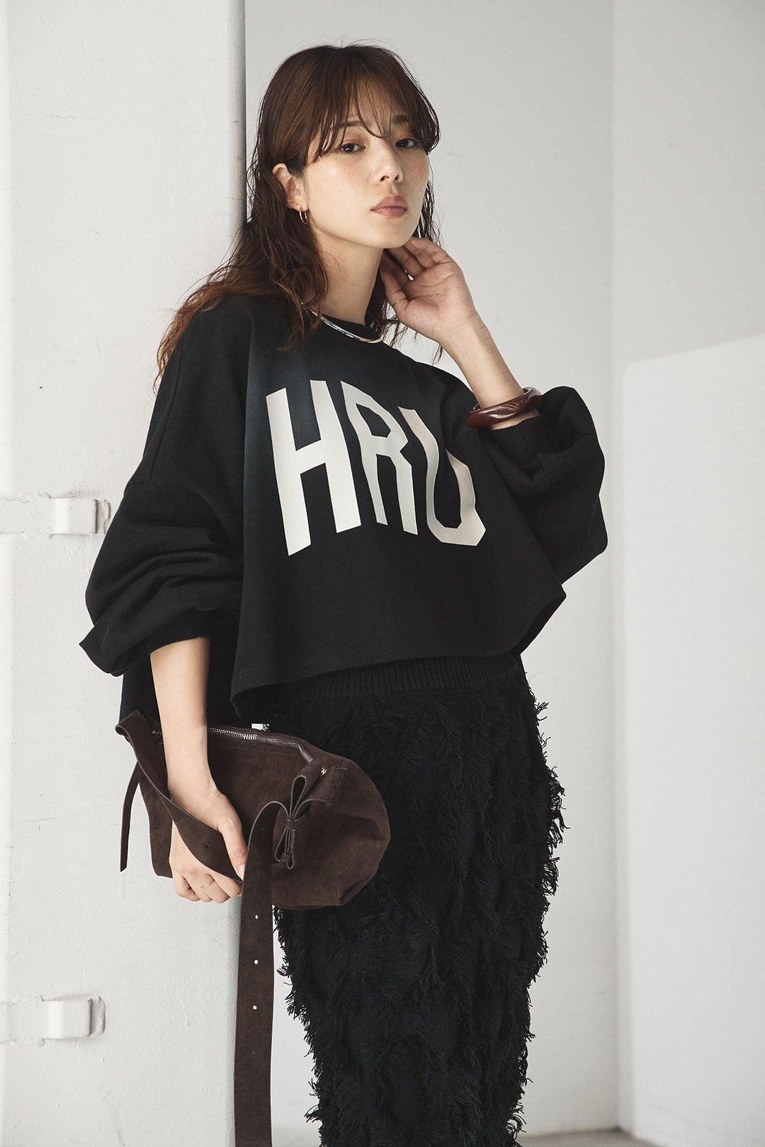[SET]ビッグロゴHRU袖ボリュームトップス+カットフリンジニットタイトスカート(2set)