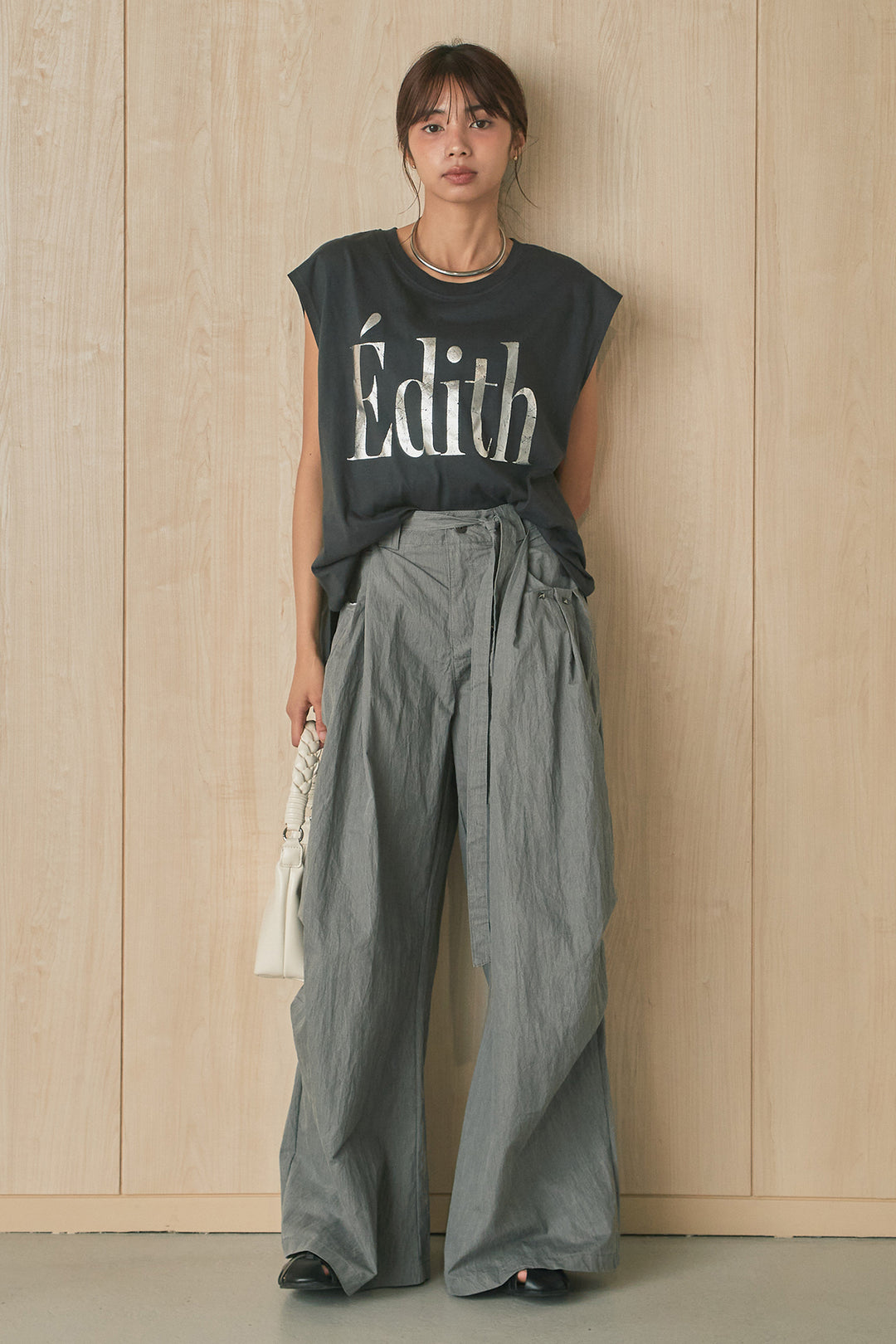[SET]箔ロゴプリントノースリーブTシャツ+スタッズ付きポケットタックパンツ(2set)