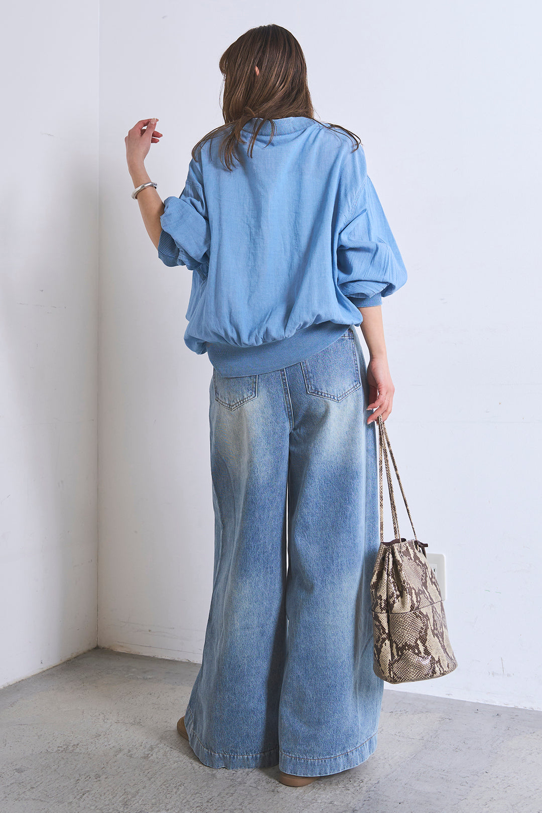 [SET]シアーデニムカーディガン+ベルトループワイドタックデニムパンツ(2set)