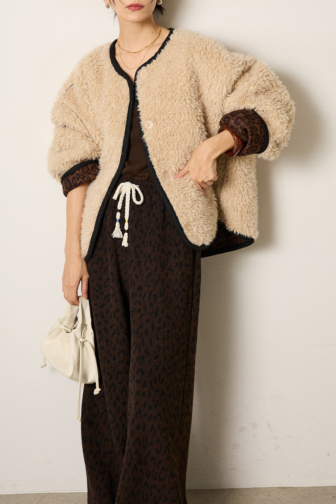[SET]ノーカラー裏地レオパードボアアウター+レオパードジャガードニットパンツ(2set)