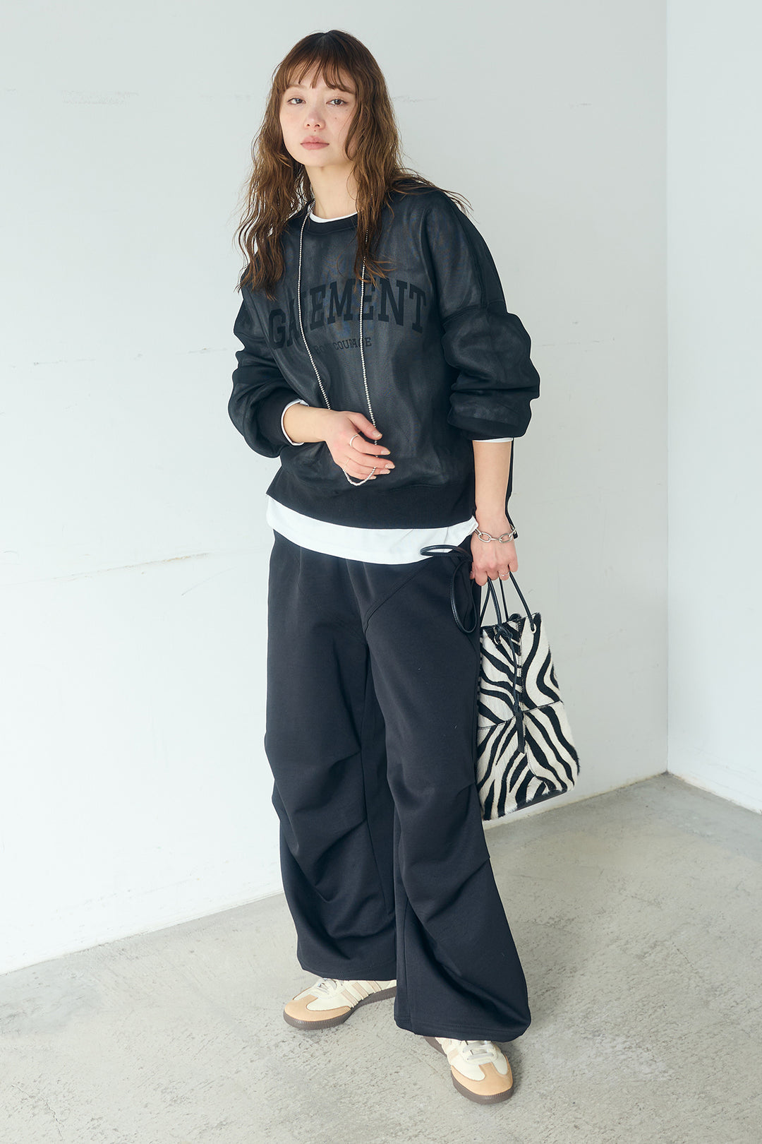 [SET]クリアダンボールプルオーバー+ランダムタックデザインワイドパンツ+フロントロゴビッグプルオーバー(3set)