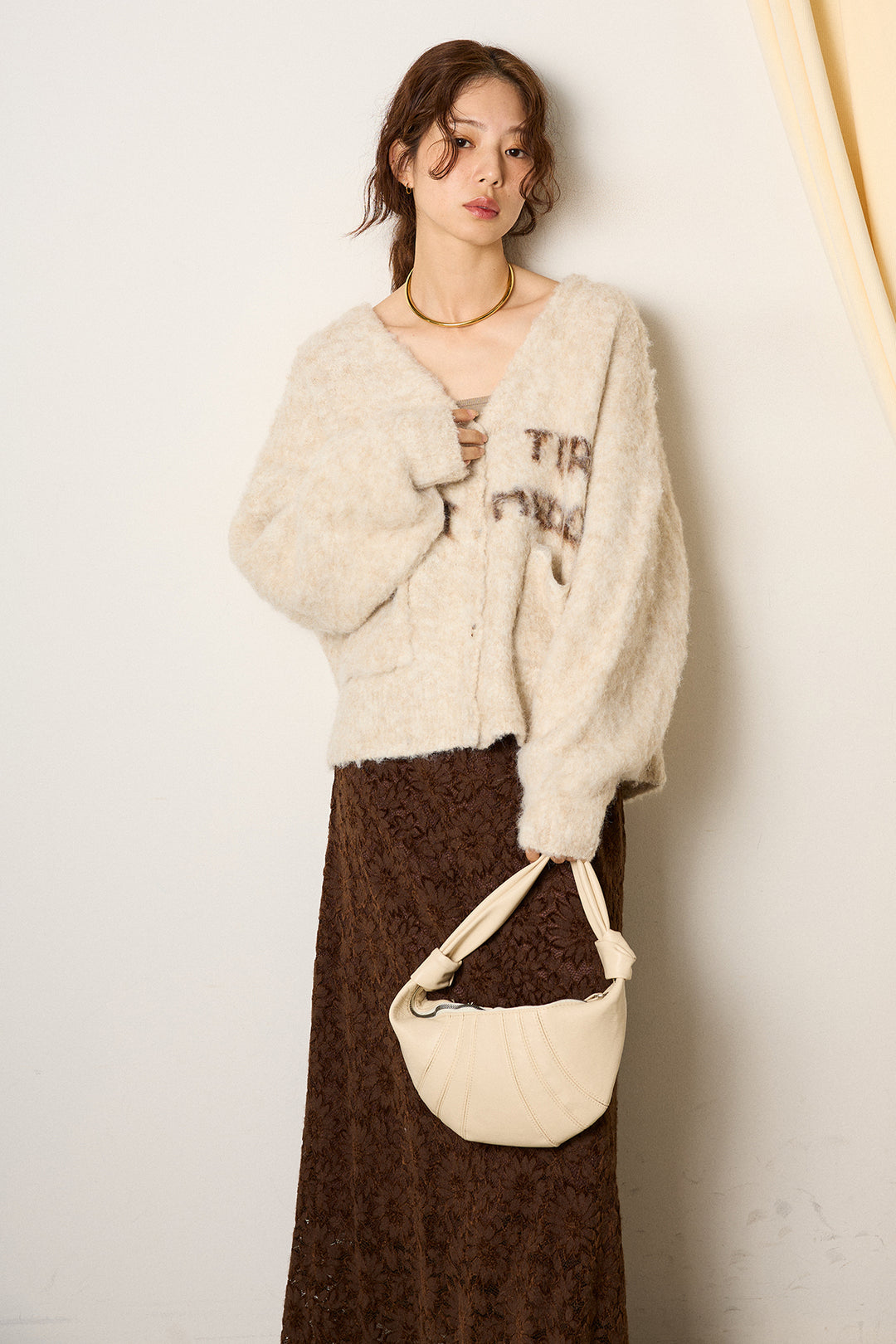 [SET]ウール混透かしロゴニットカーディガン+花柄刺繍ベロアフレアスカート(2set)