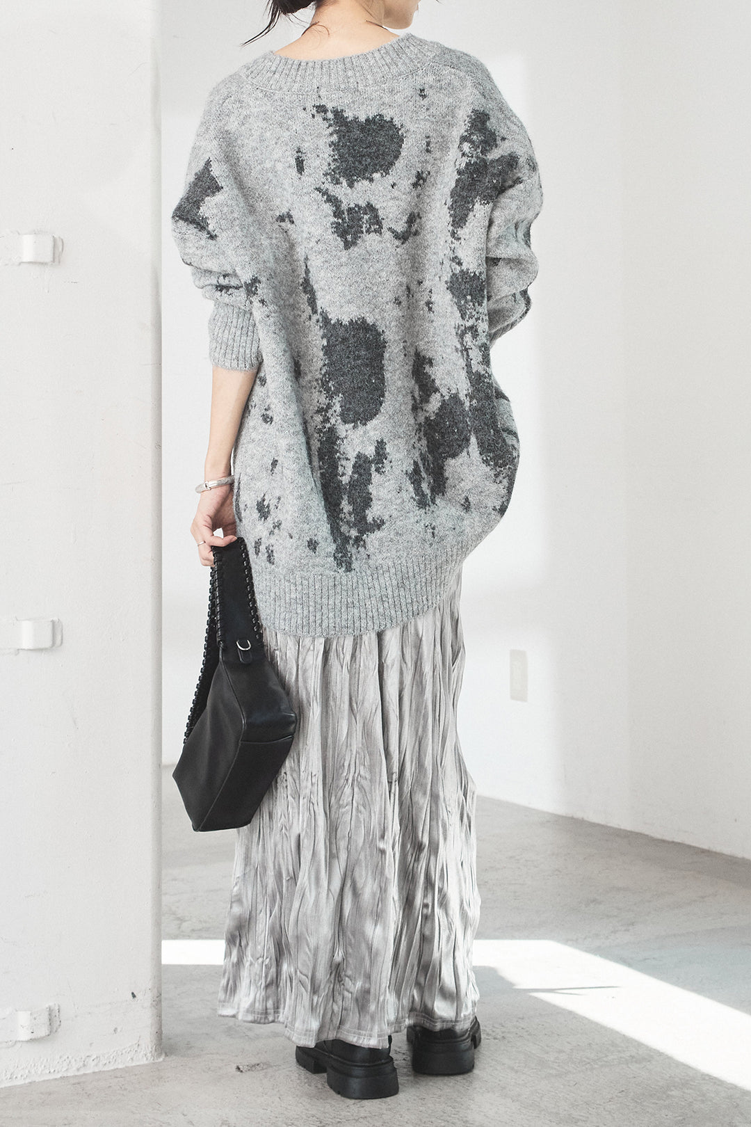 [SET]アブストラクト柄ニットプルオーバー+ベロアロングプリーツスカート(2set)