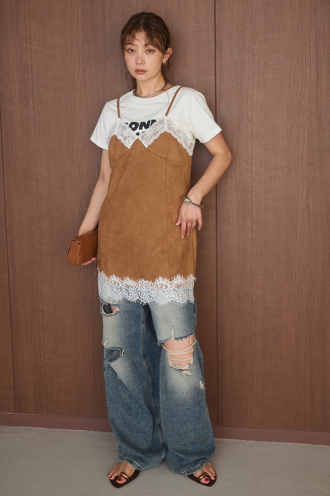 [SET]半袖ロゴプリントTシャツ+スエードレースキャミチュニック(2set)