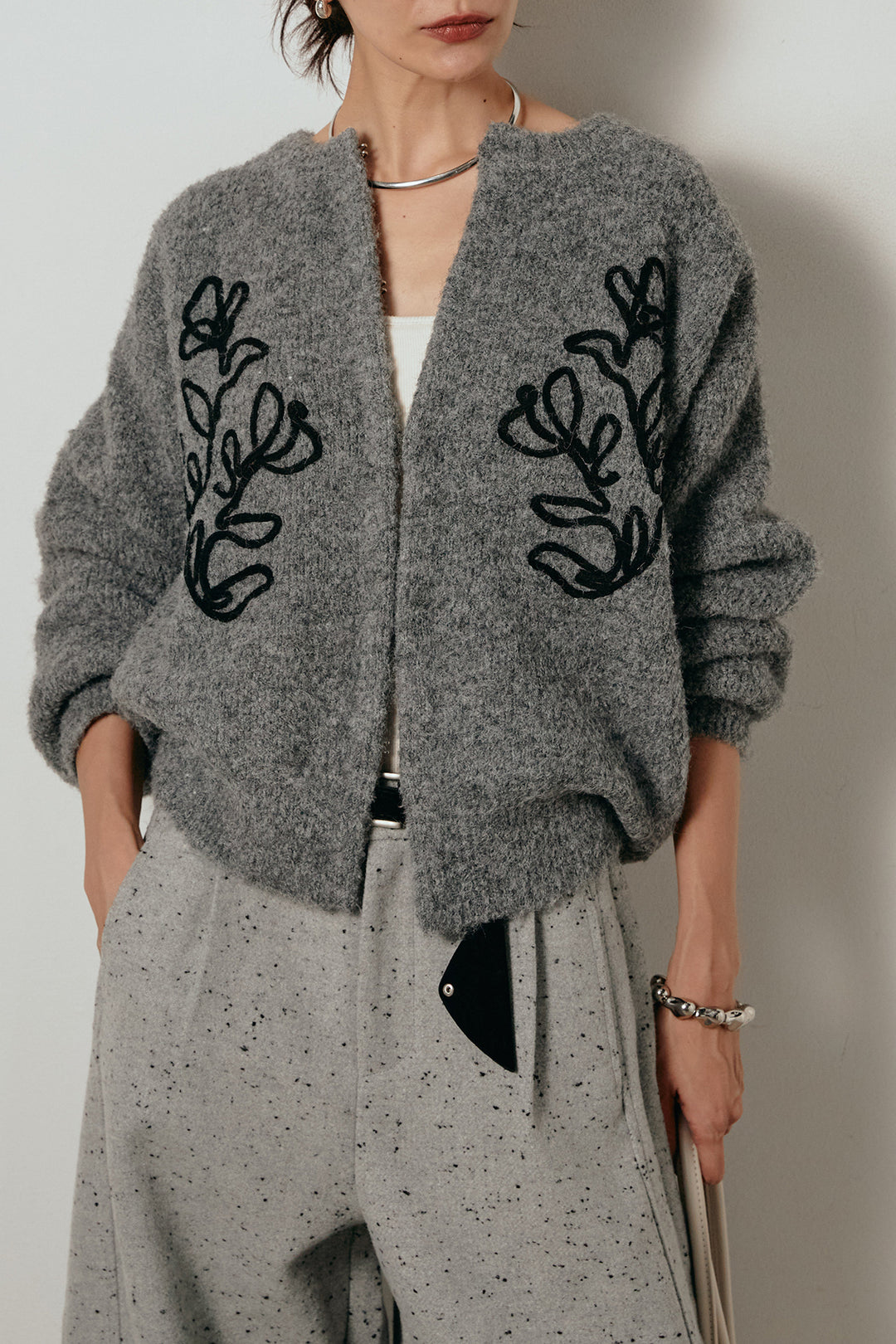 【即納】テープ刺繍ニットカーディガン