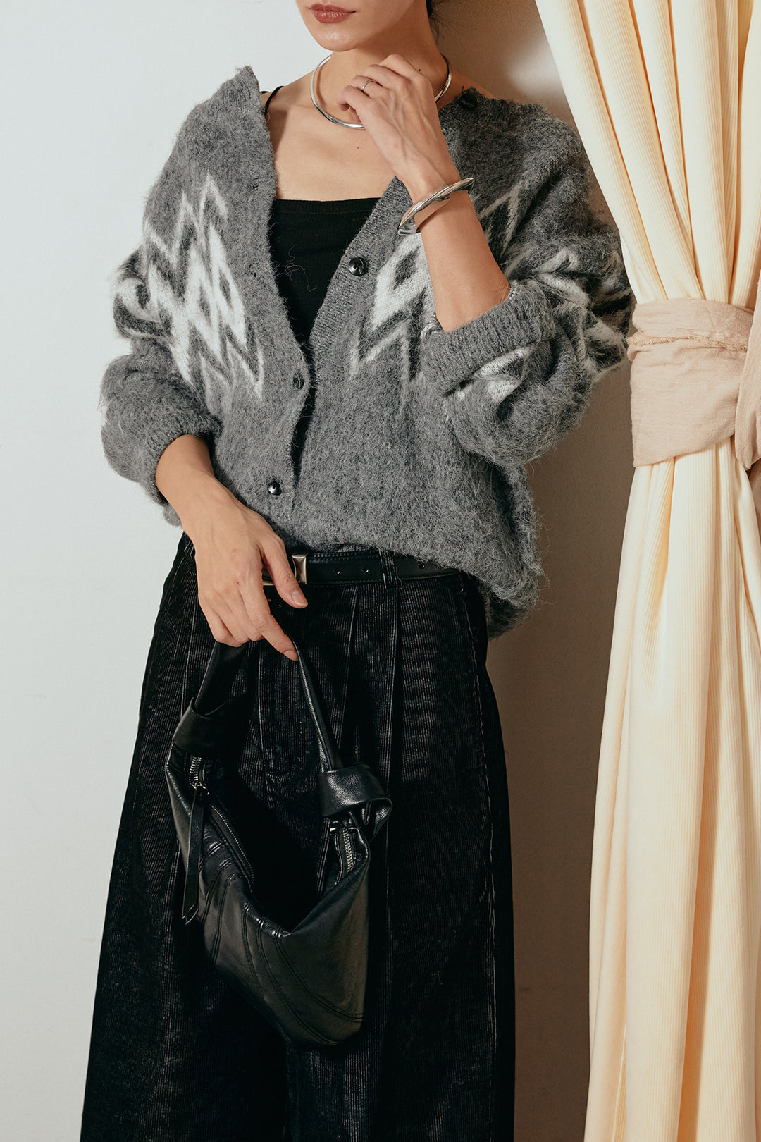 [SET]起毛ノルディック柄ニットカーディガン+フロントタック入りコーデュロイパンツ(2set)