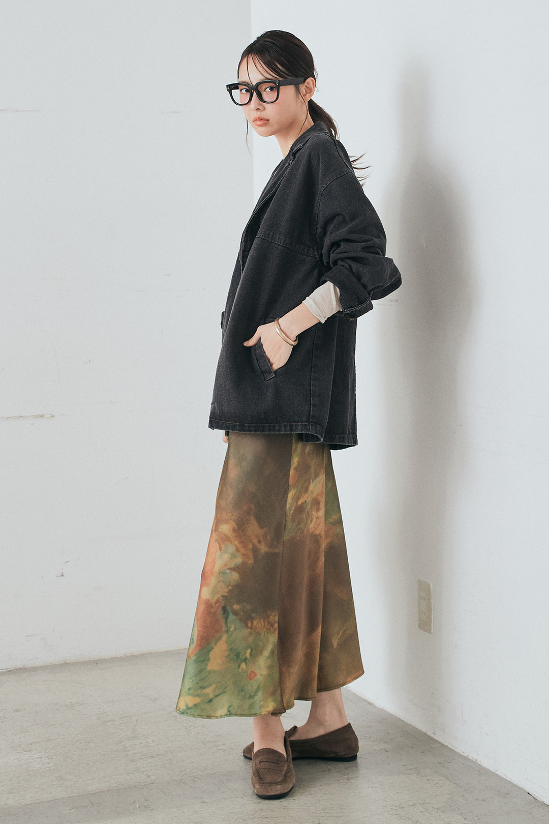 [SET]オーバーデニムジャケット+ニュアンス柄サテンスカート(2set)