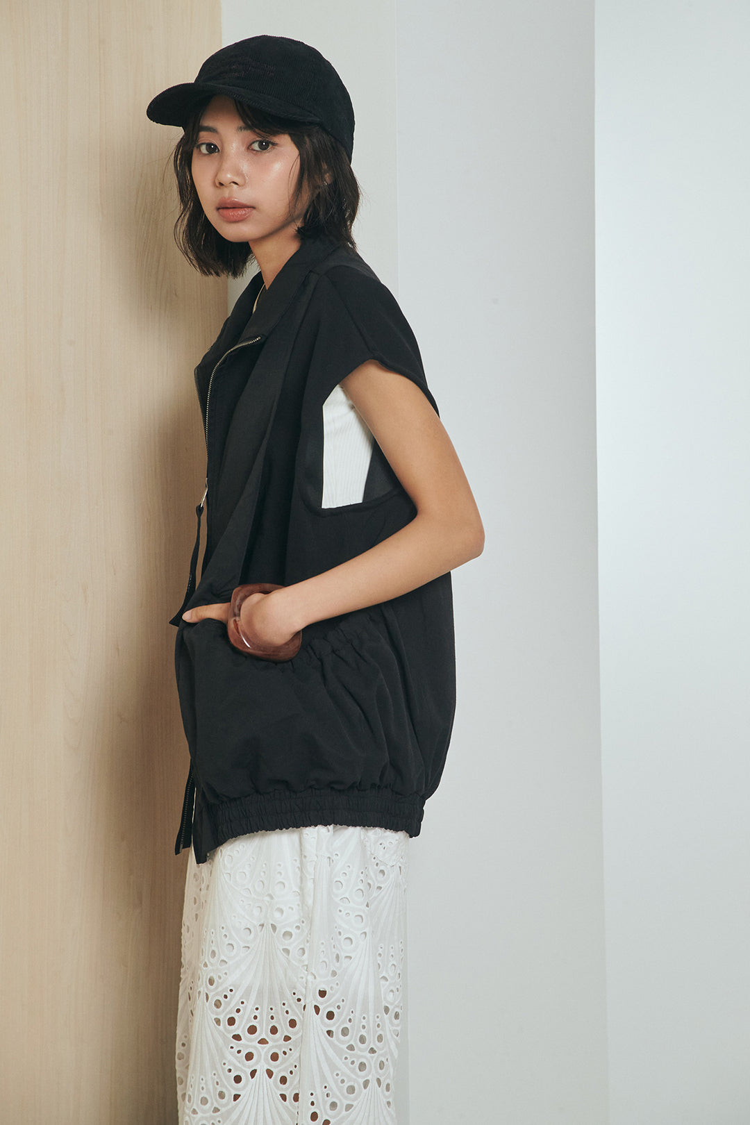 [SET]ショルダー切替スタンドネックジップベスト+レース刺繍リラックスパンツ(2set)