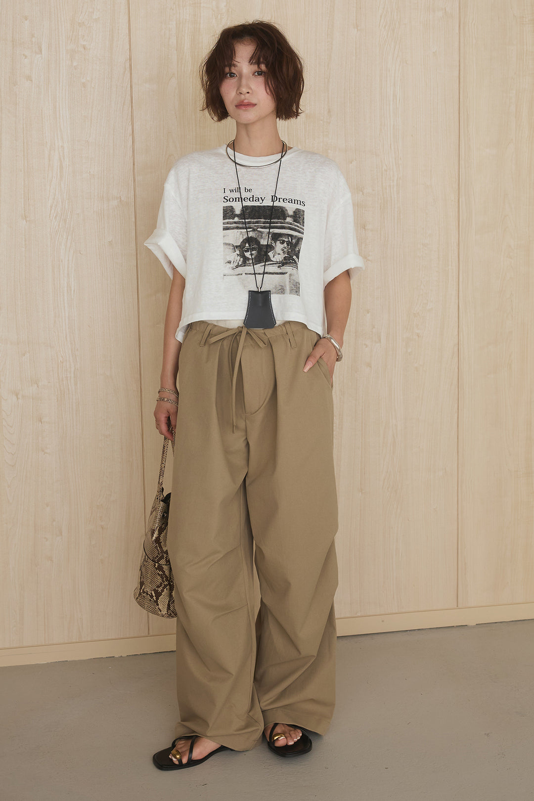 [SET]グラフィックサムデイワイドクロップドT+ニーサイドタックウエストドロストパンツ(2set)