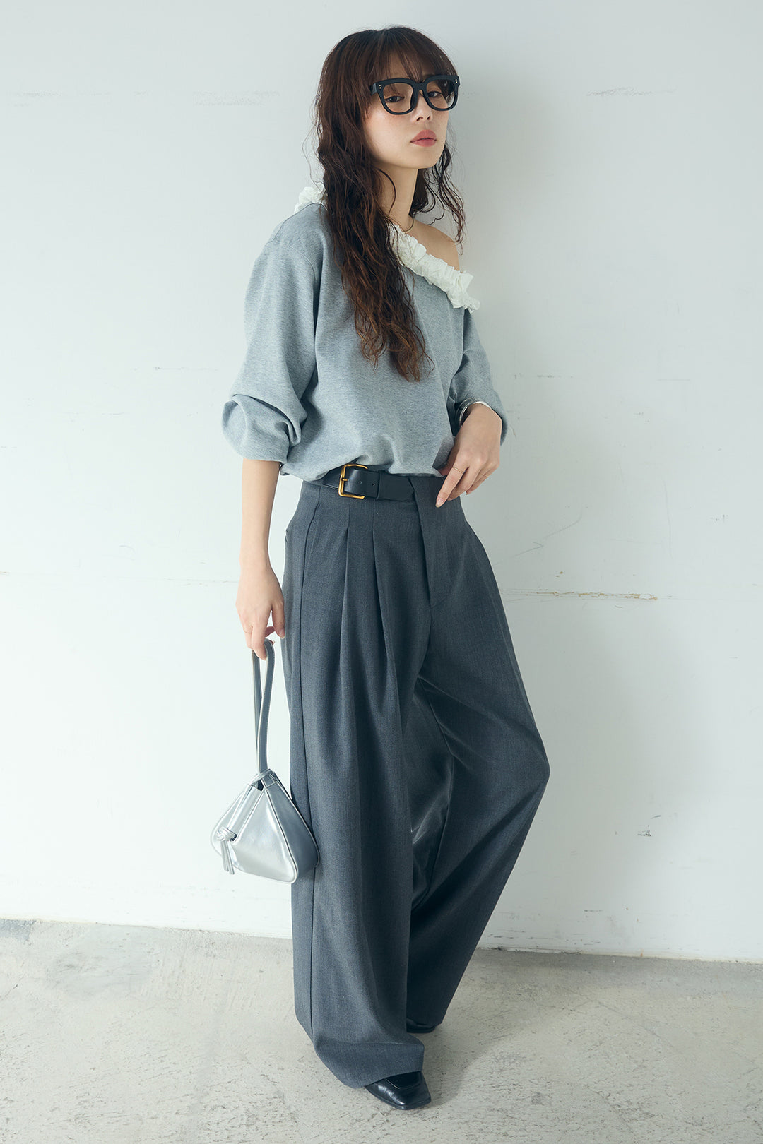 [SET]ネックギャザーフリルスウェット+サイドベルトタック入りスラックス(2set)