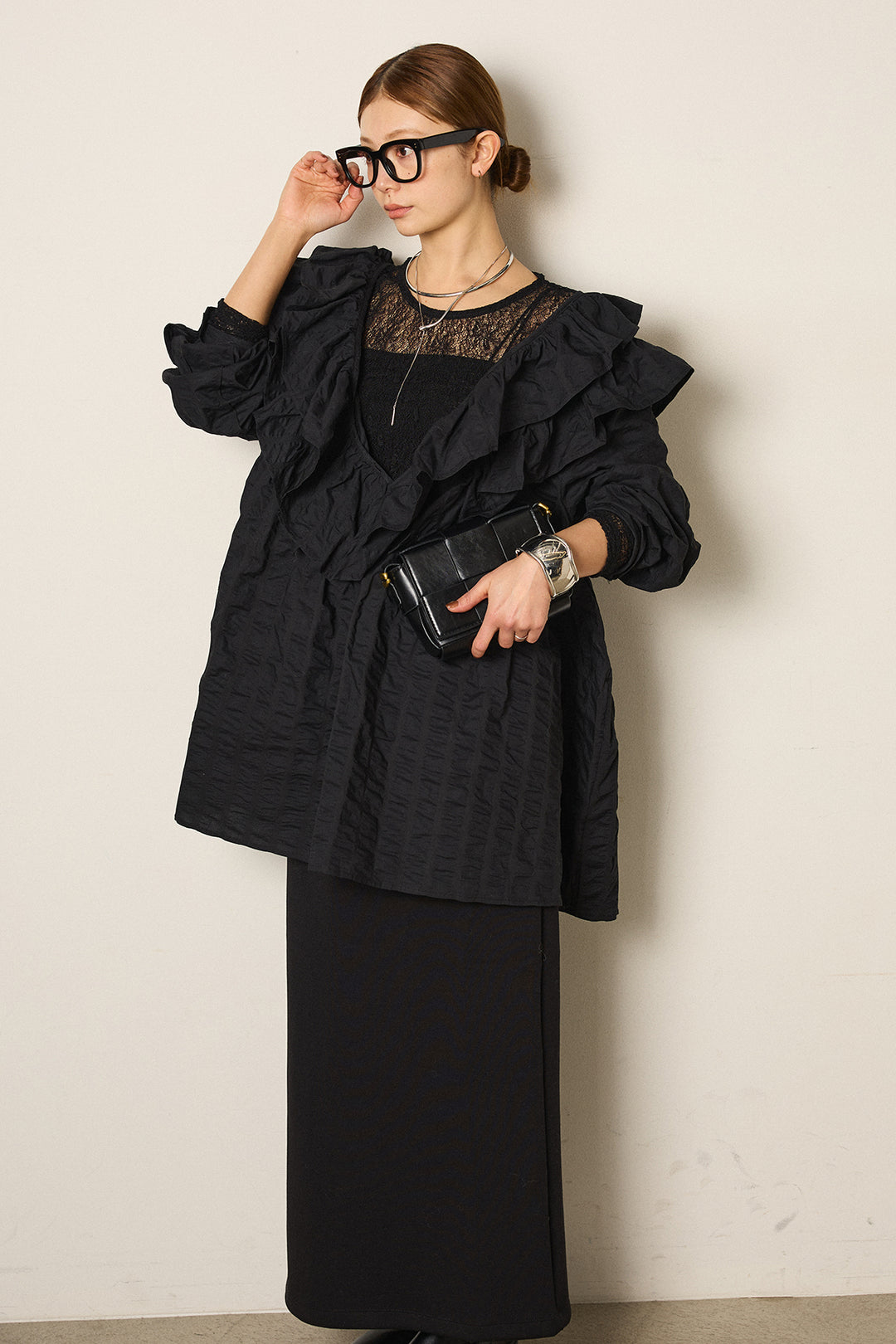 [SET]Vネックフリルカラーブラウス+ストレッチレースクルーネックインナー(2set)