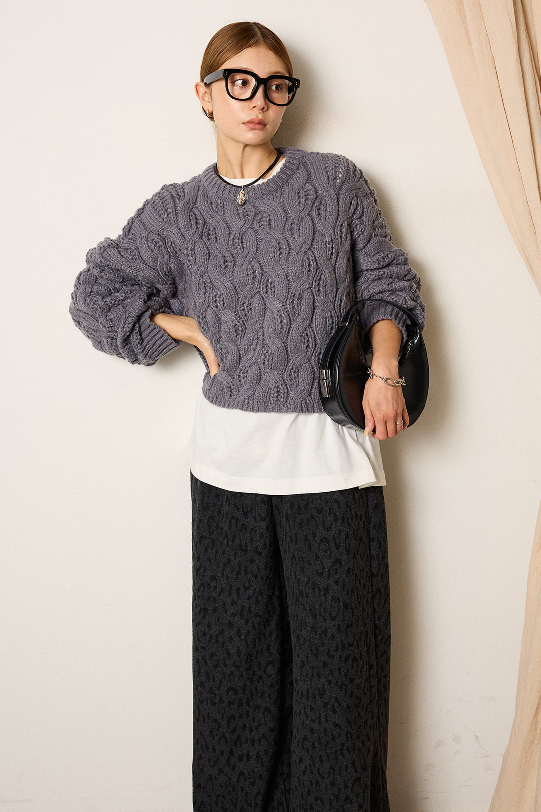 [SET]ケーブルリラックスショートニット+箔プリントBIGシルエットロングスリーブTシャツ+レオパードジャガードニットパンツ(3set)