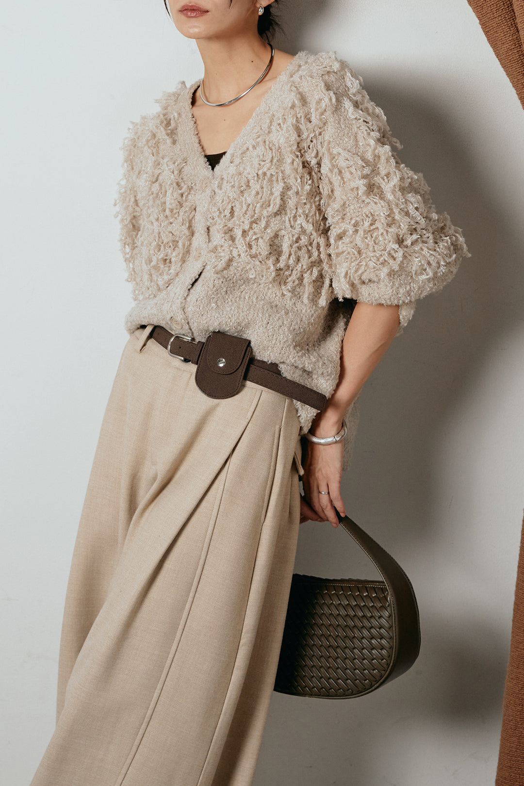 [SET]ループ編みVネックニットカーディガン+ポーチベルト付きカーブパンツ(2set)