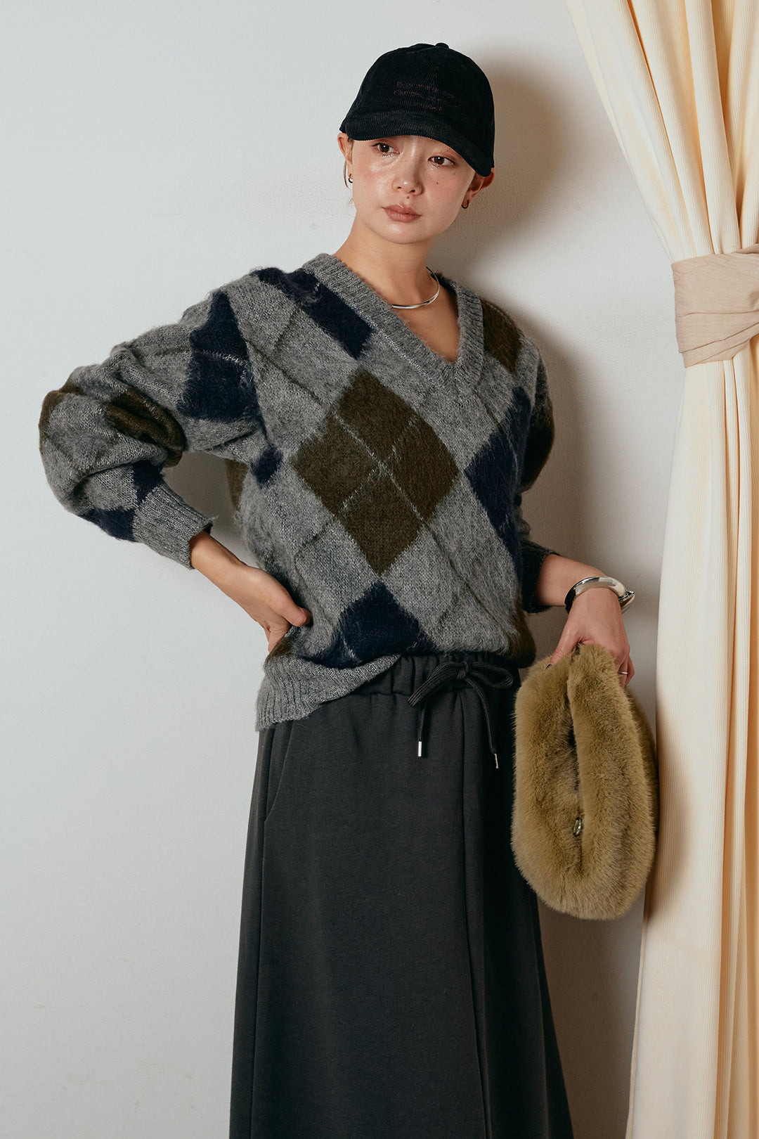 [SET]アクリルモヘアアーガイルVネックプルオーバー+裏起毛スウェットロングマキシスカート(2set)