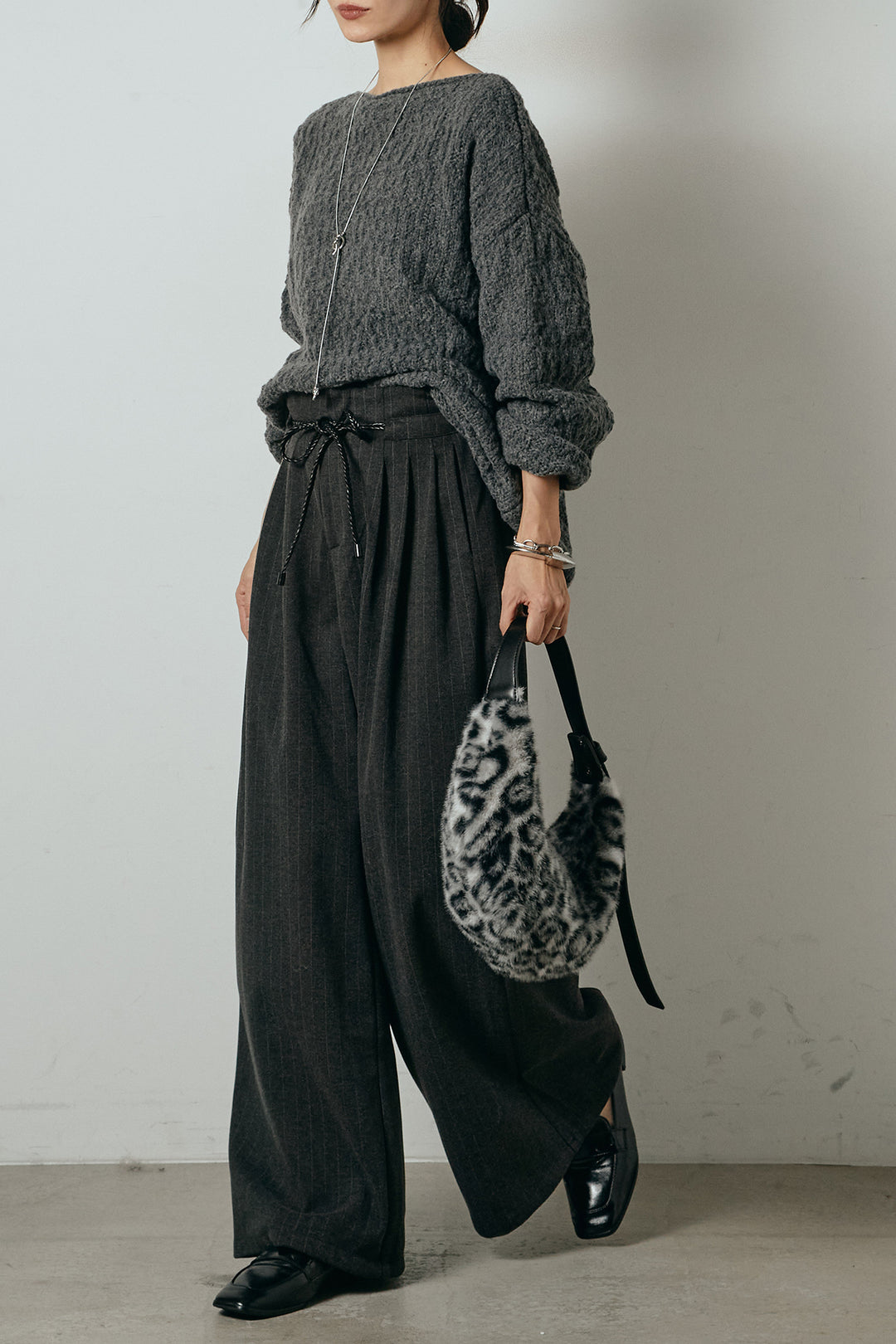 [SET]ボリューム編みニットプルオーバー+編みベルト付きピンストライプワイドパンツ(2set)