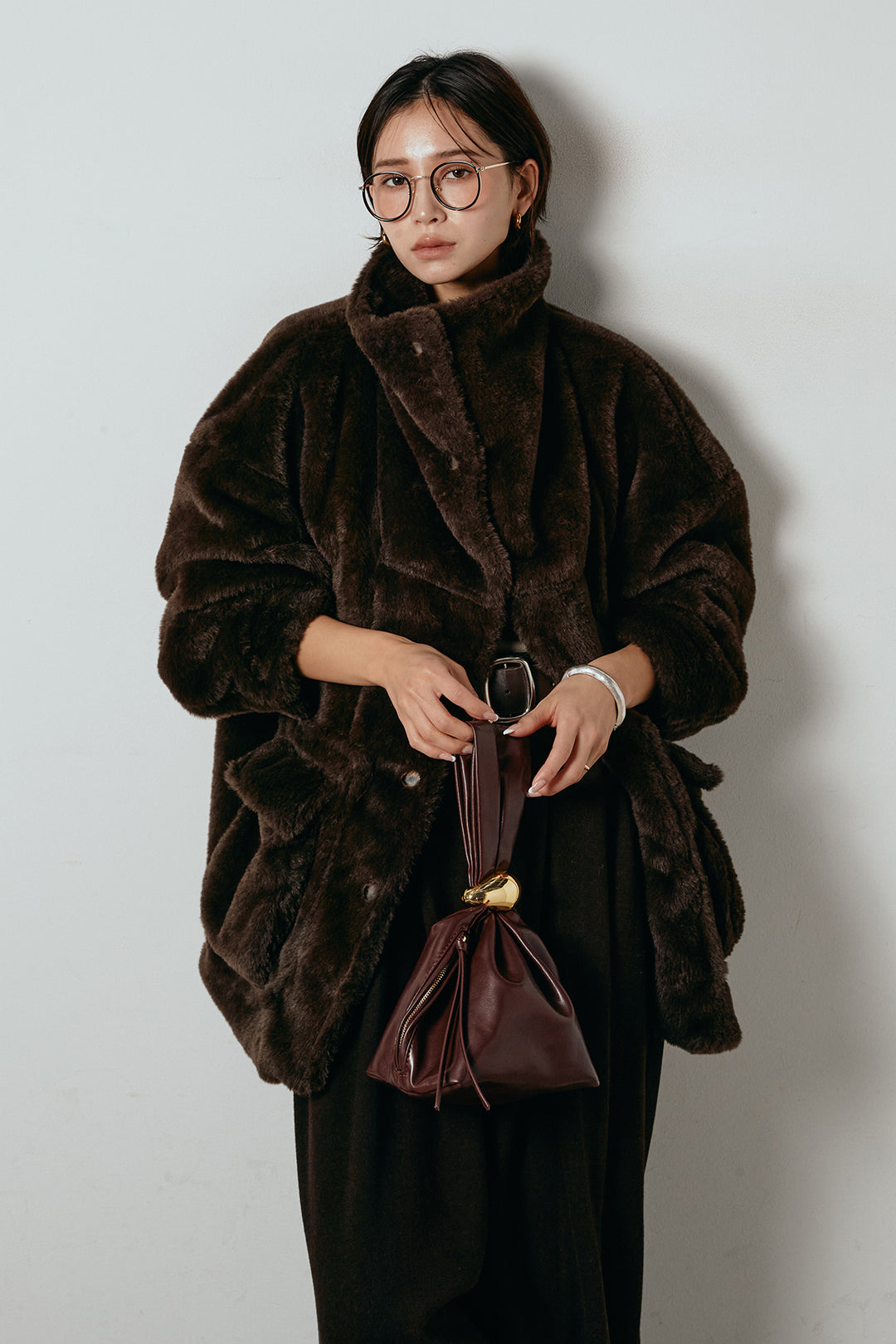 [SET]スタンドネックファーコート+フェイクレザー太ベルト付きタックワイドパンツ(2set)