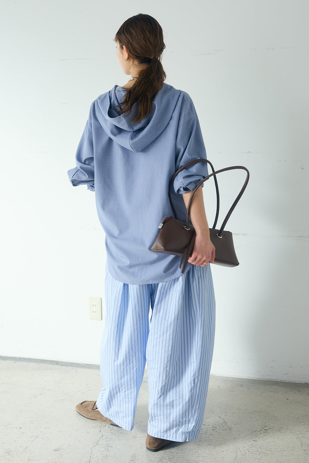 [SET]無地タイ付フーディーBIGシャツ+ランダムストライプタックギャザーパンツ(2set)