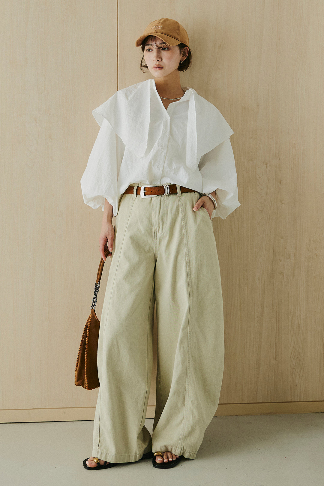 [SET]ケープカラーナイロンブラウス+サイドベルトカーブワイドパンツ(2set)