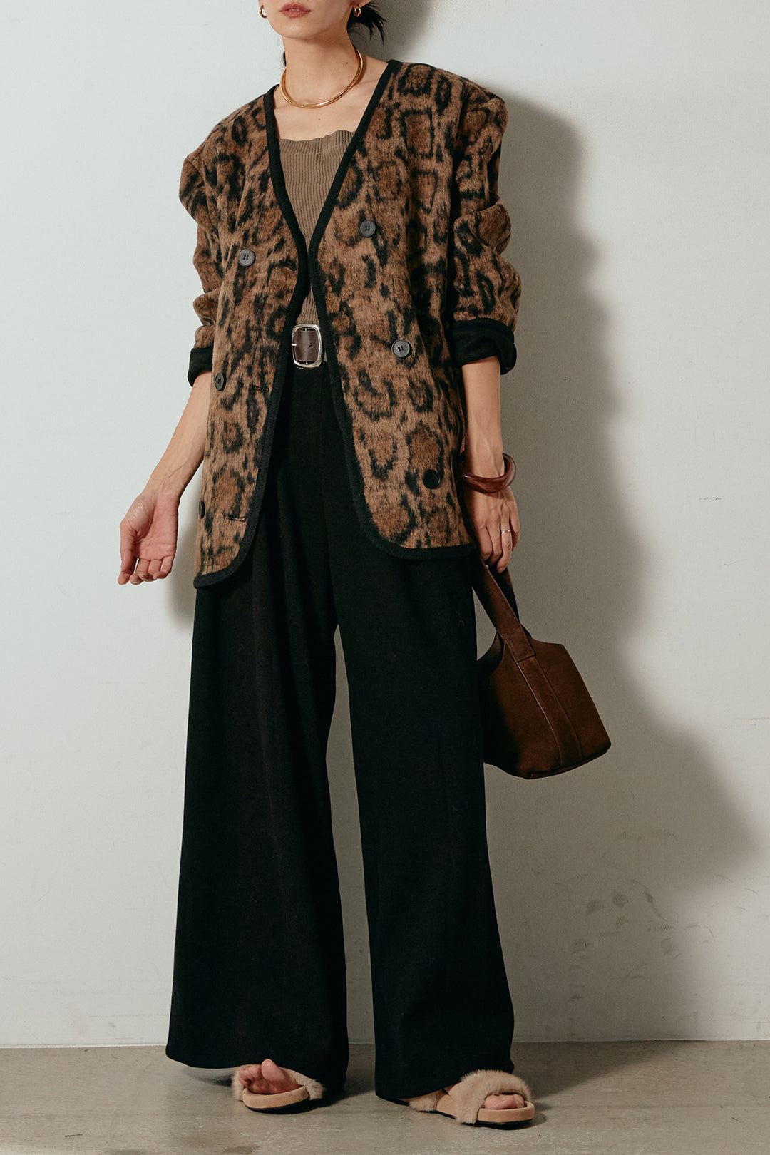 [SET]ノーカラーレオパード柄アウター+フェイクレザー太ベルト付きタックワイドパンツ(2set)