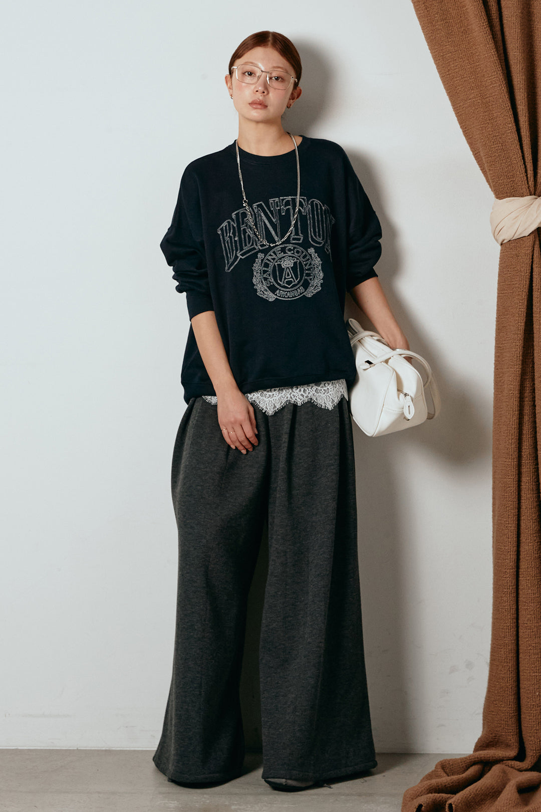 [SET]フロントロゴスウェットプルオーバー+フェイクレザー太ベルト付きタックワイドパンツ(2set)