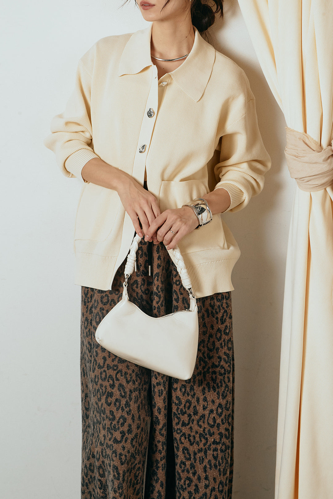 [SET]メタル釦衿付きニットカーディガン+リラックスレオパード柄ワイドパンツ(2set)