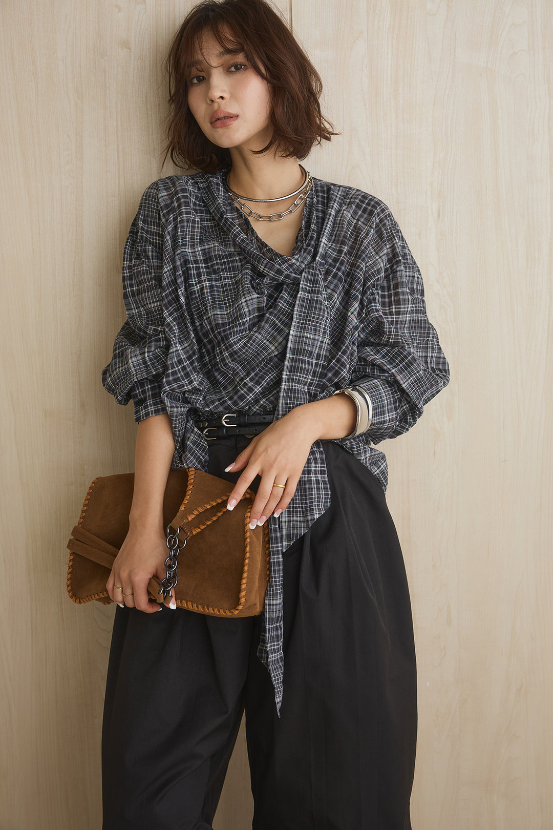 [SET]ネック紐付きワッシャーチェックブラウス+ダブルスキニーベルト付きカーブパンツ(2set)