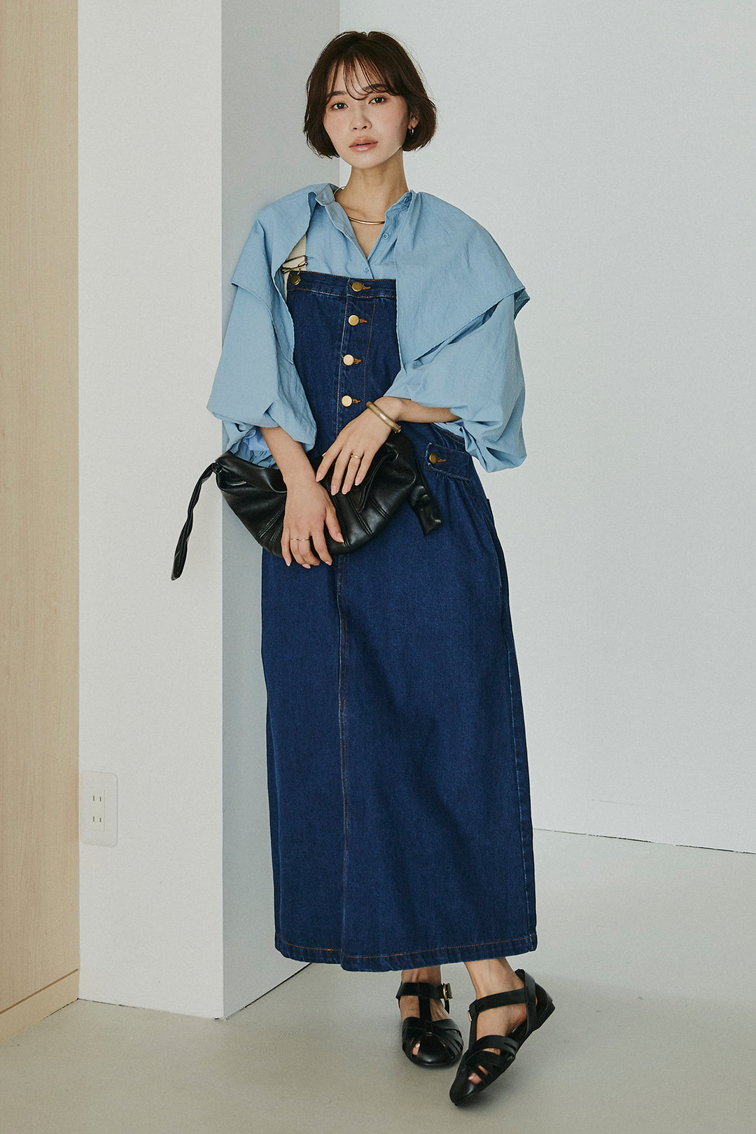 [SET]ケープカラーナイロンブラウス+配色ショルダーデニムサロペットスカート(2set)