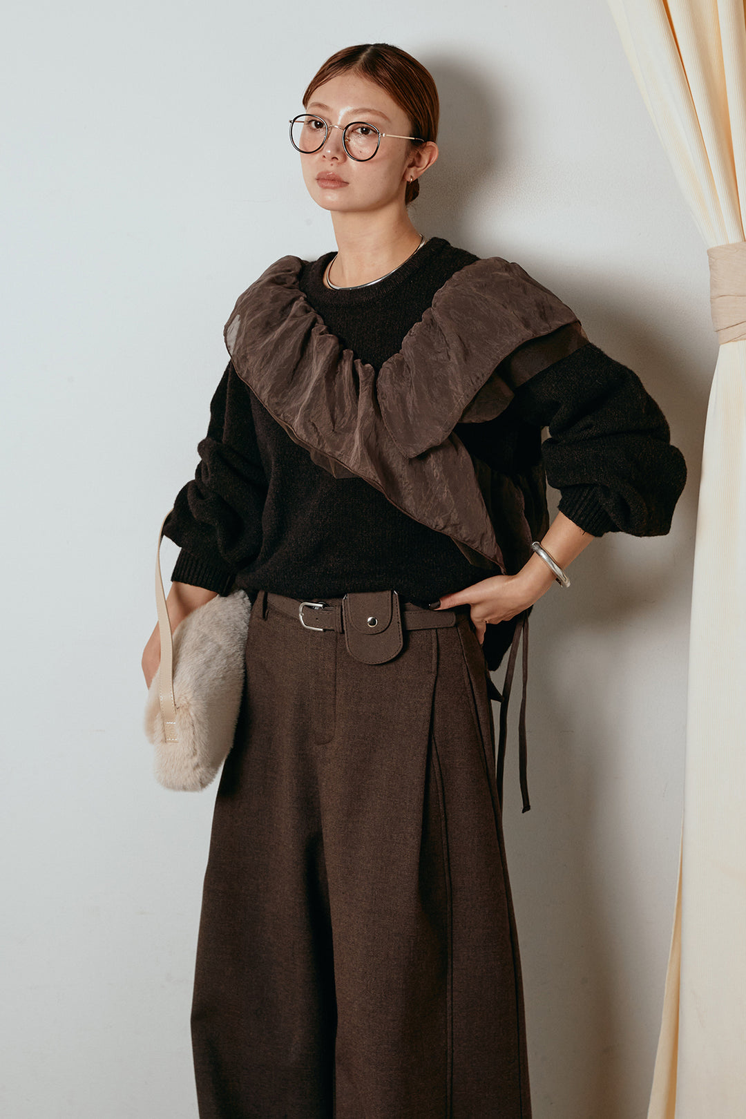 [SET]アシンメトリーフリルニットトップス+ポーチベルト付きカーブパンツ(2set)