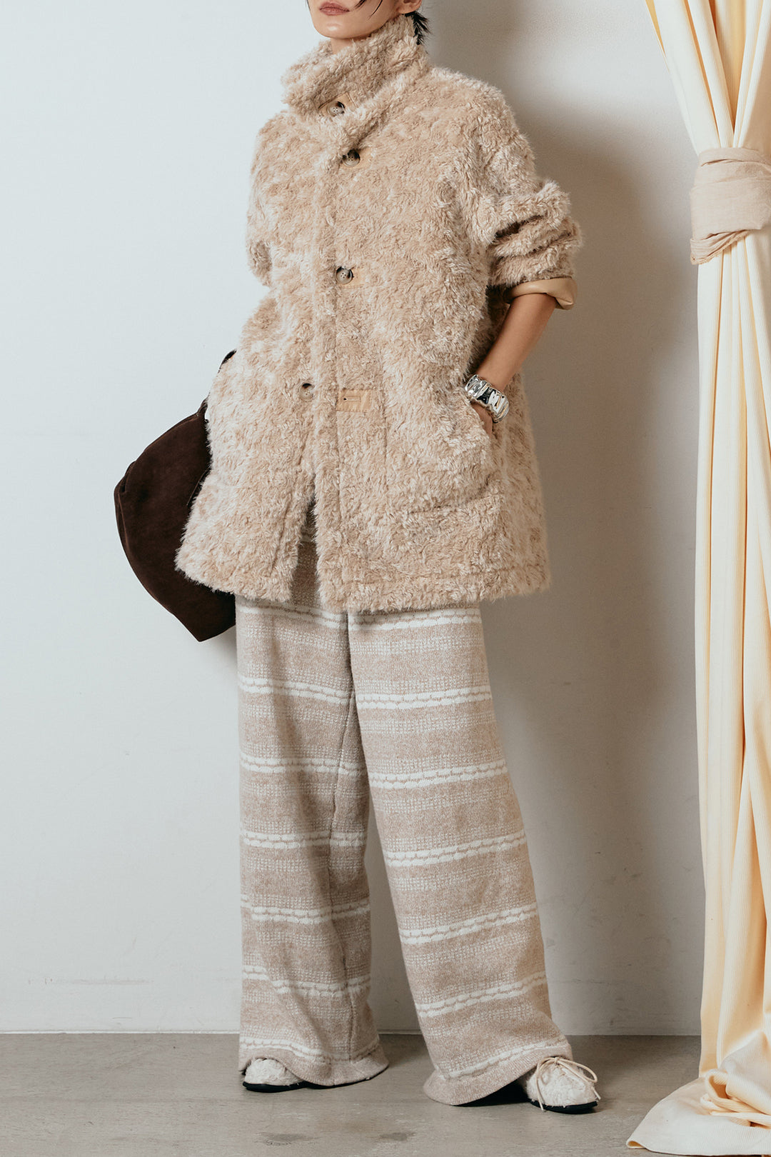 [SET]リバーシブルボアアウター+マルチライン柄リラックスニットパンツ(2set)