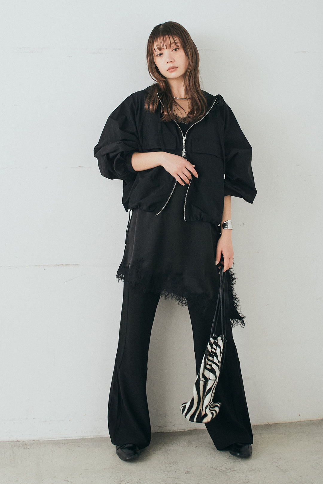 [SET]ナイロンボリュームWジップパーカーブルゾン+サテンレースアシメキャミ+細編みベルト付きパンツ+サテンレースアシメキャミ(3set)