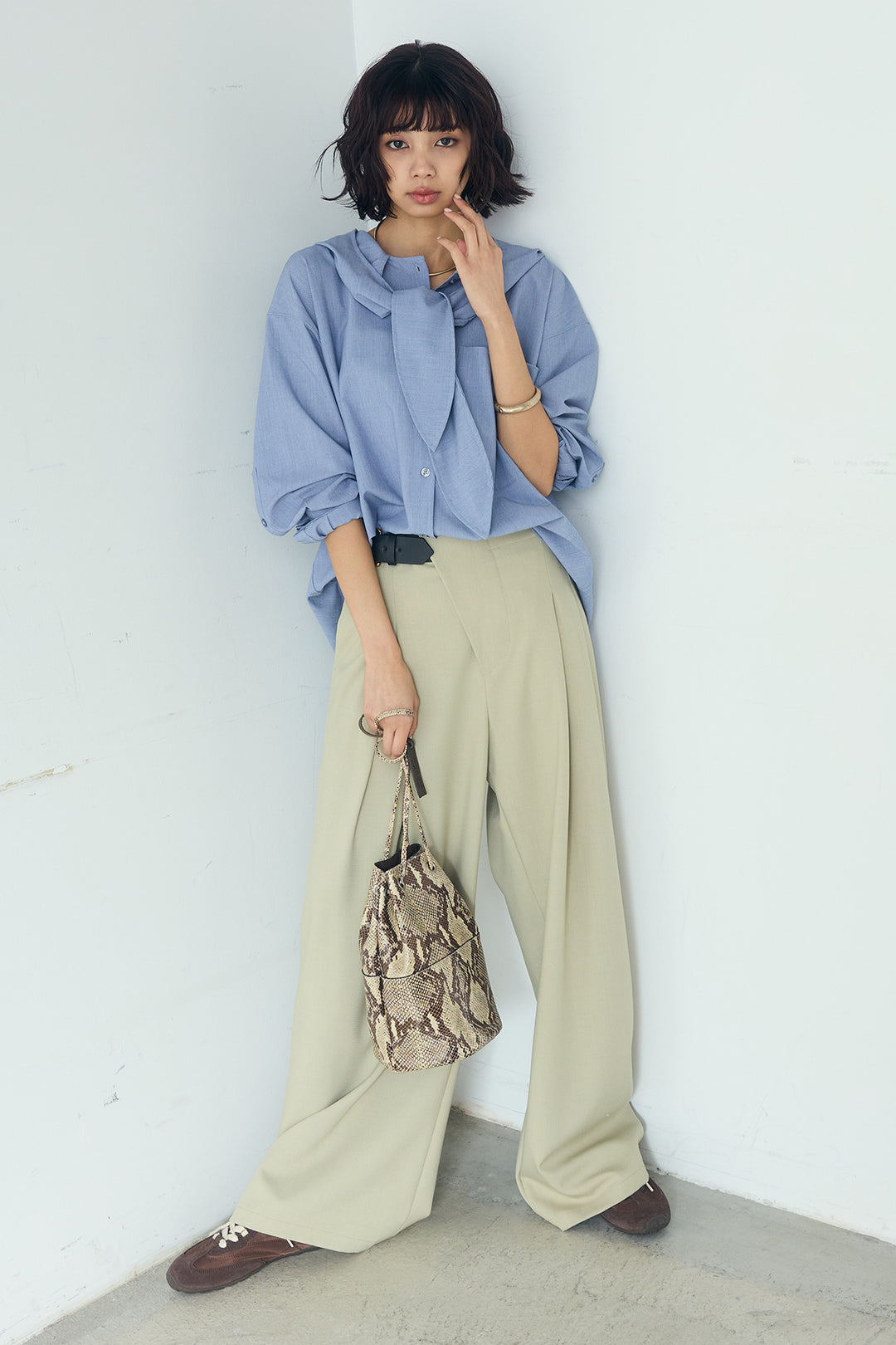 [SET]無地タイ付フーディーBIGシャツ+サイドベルトタック入りスラックス(2set)