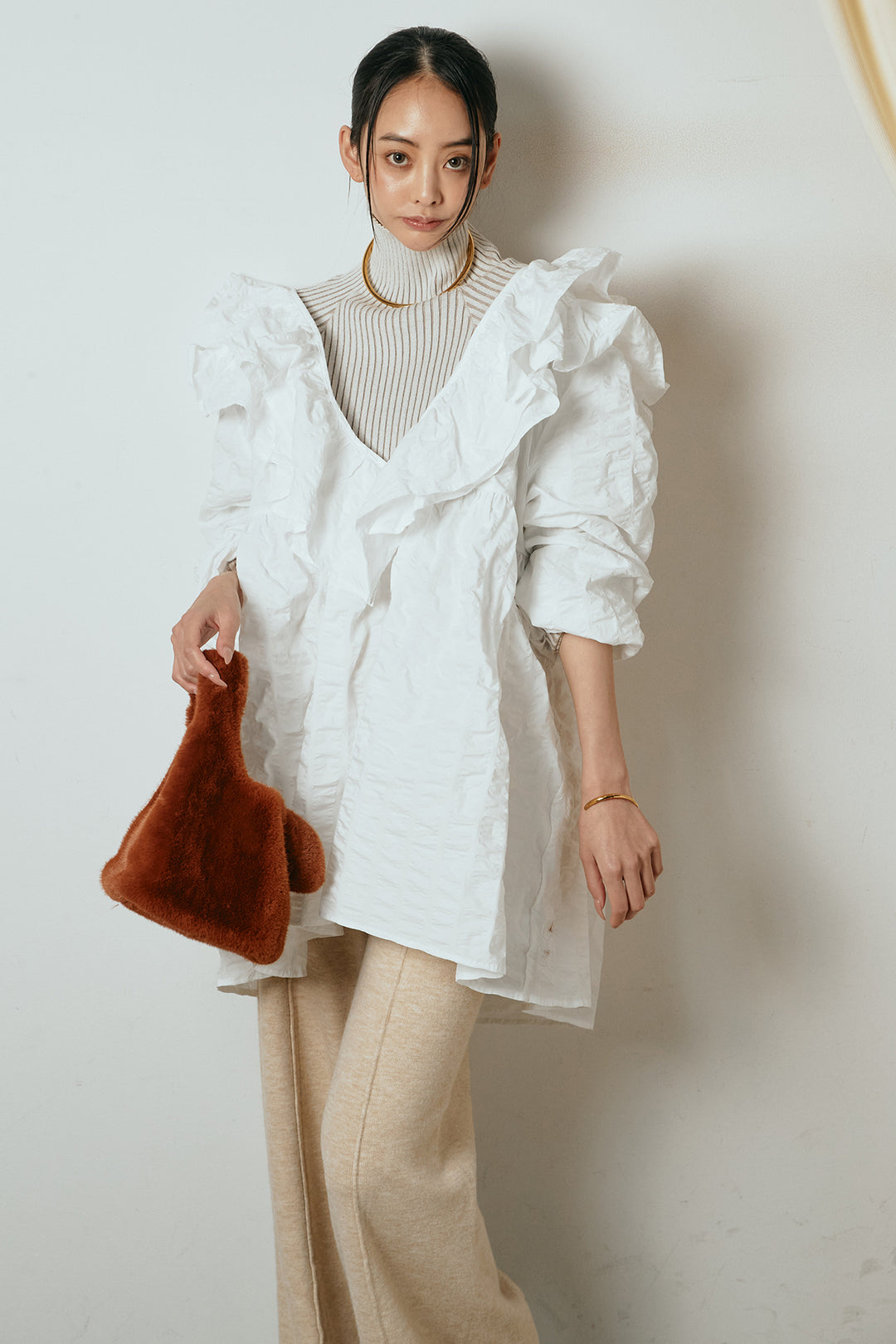 [SET]Vネックフリルカラーブラウス+リブニットシームレスタートルプルオーバー+センターラインニットパンツ(3set)