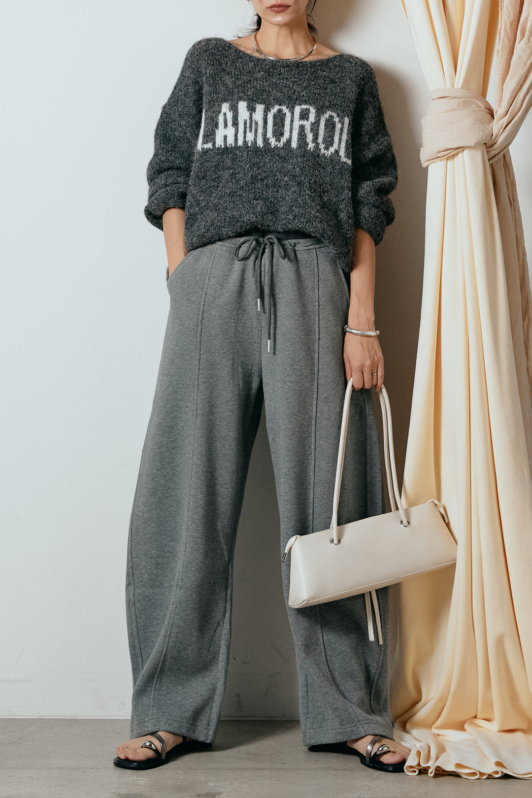 [SET]フロントロゴデザインニットトップス+スウェットワイドカーブパンツ(2set)