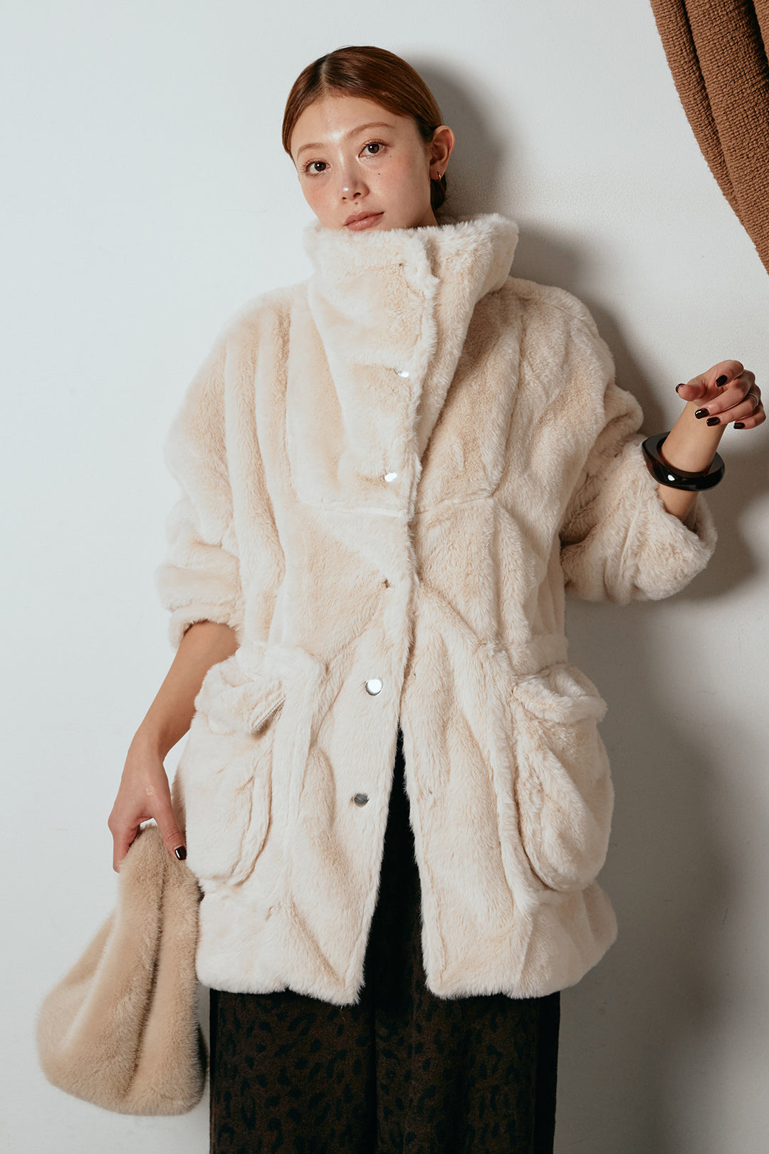 スタンドネックファーコート