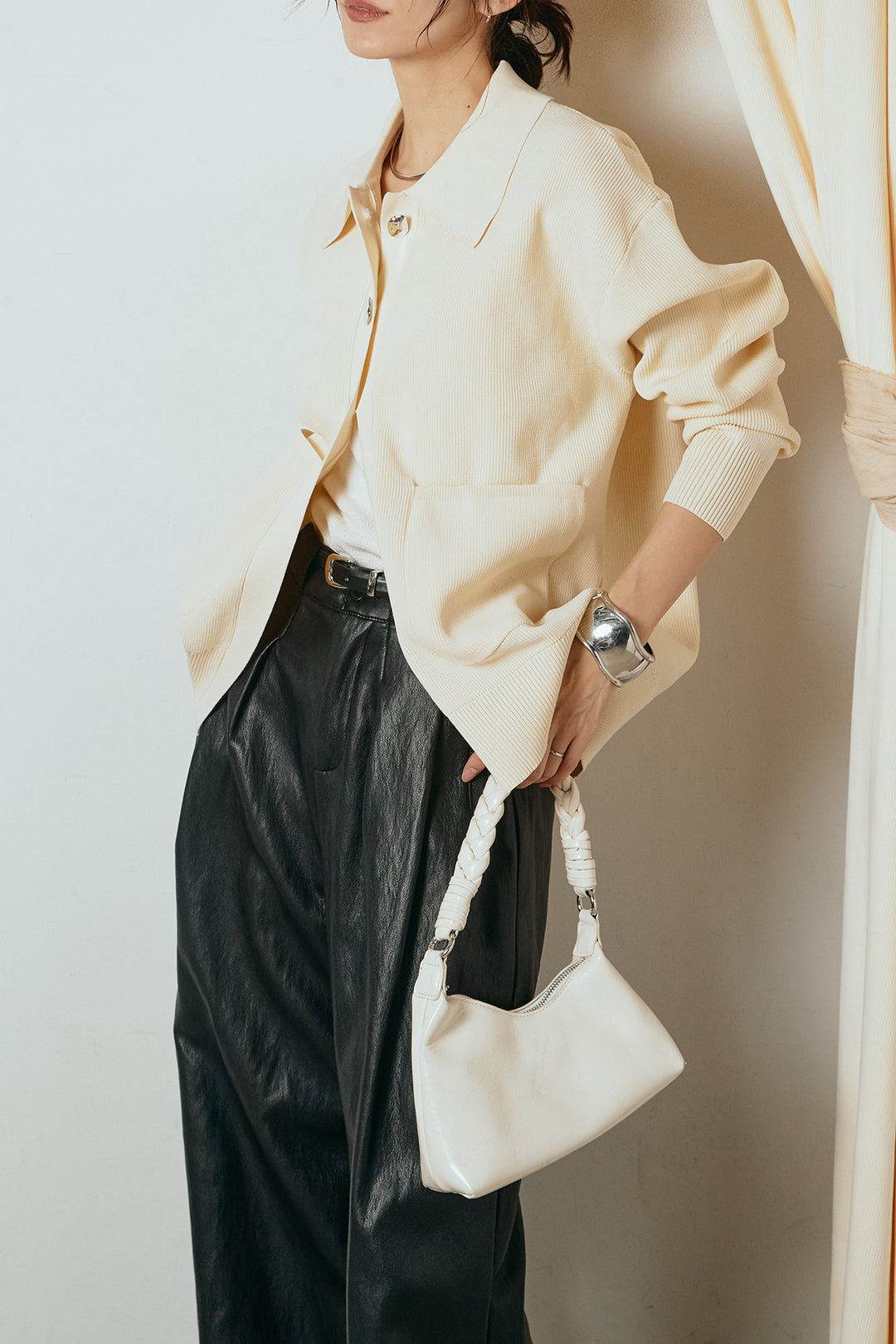 [SET]メタル釦衿付きニットカーディガン+ベルト付きレザーライクタックパンツ(2set)