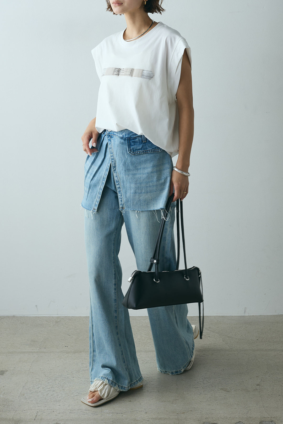 [SET]英字デザインノースリーブTシャツ+レイヤードデニムパンツ(2set)