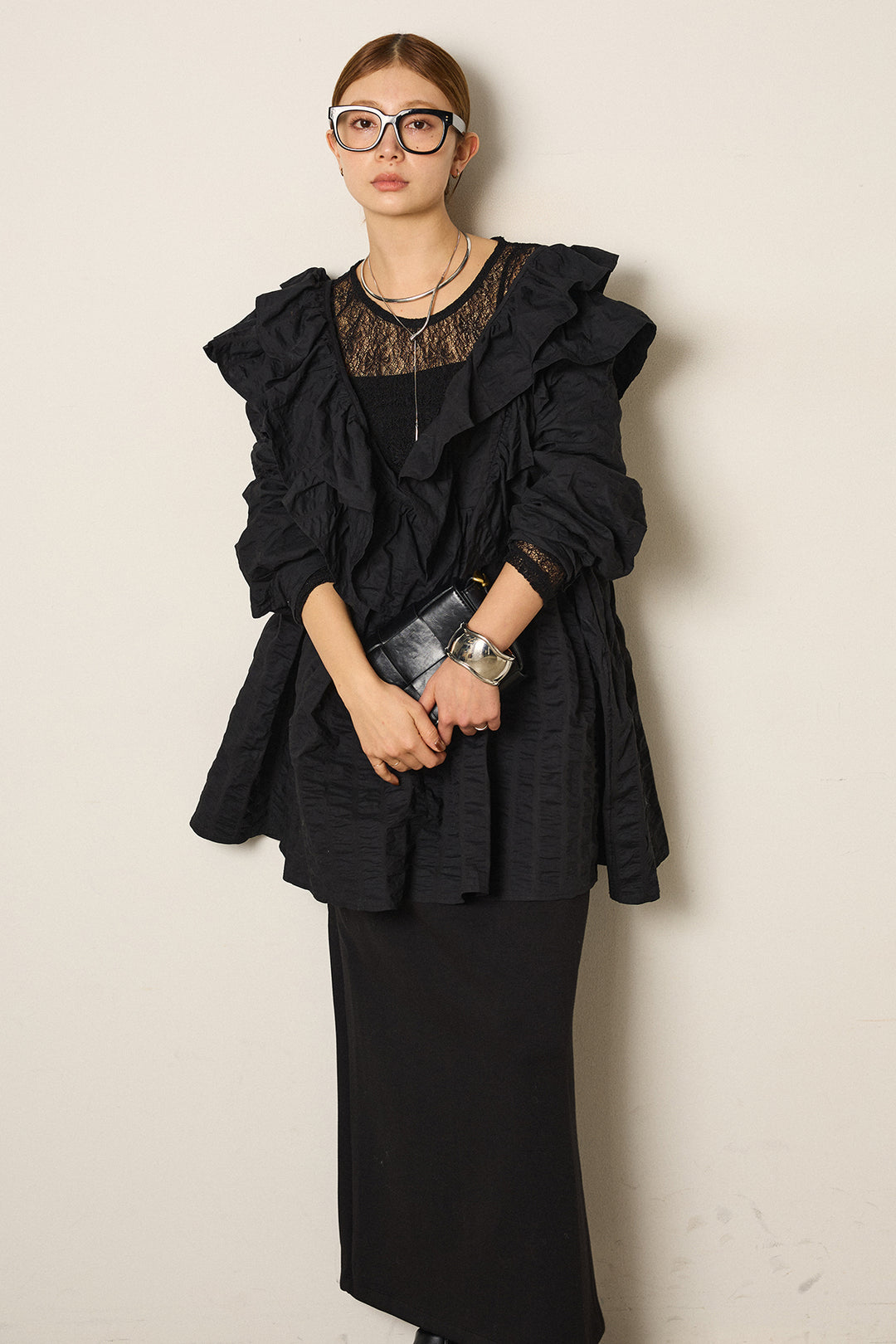 [SET]Vネックフリルカラーブラウス+ストレッチレースクルーネックインナー(2set)