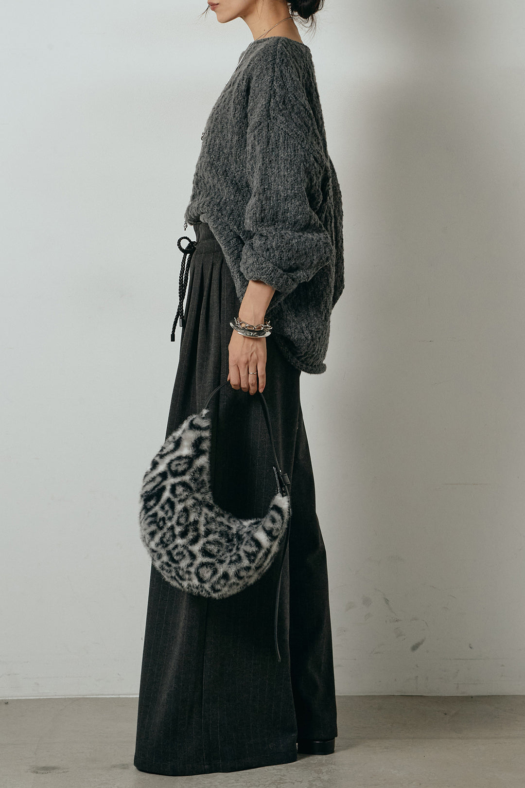 [SET]ボリューム編みニットプルオーバー+編みベルト付きピンストライプワイドパンツ(2set)