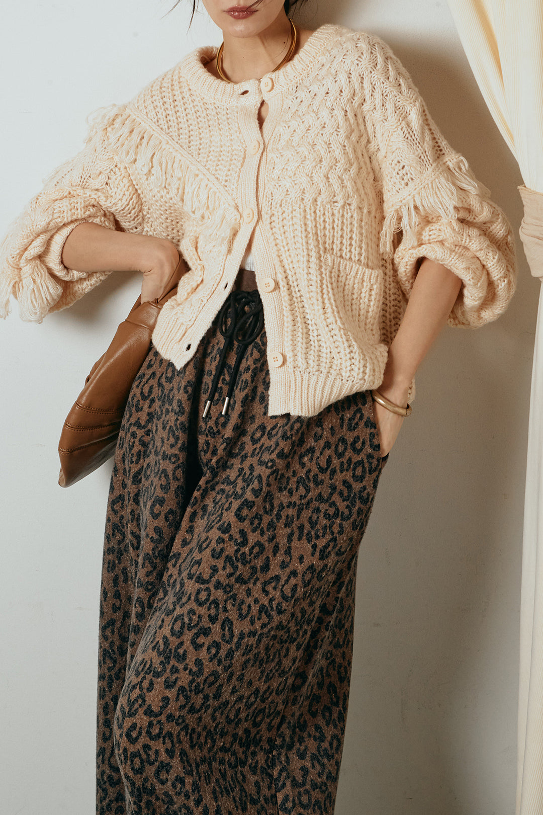 [SET]ランダムフリンジニットカーディガン+リラックスレオパード柄ワイドパンツ(2set)