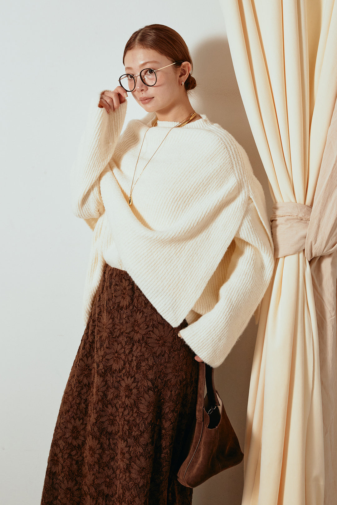 [SET]ケープデザインリブニットトップス+花柄刺繍ベロアフレアスカート(2set)