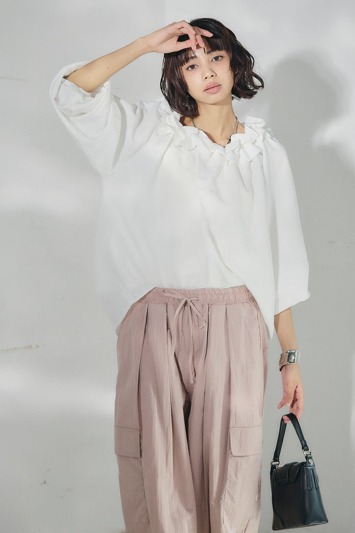 [SET]ネックフリルデザインブラウス+撥水ジョガーパンツ(2set)