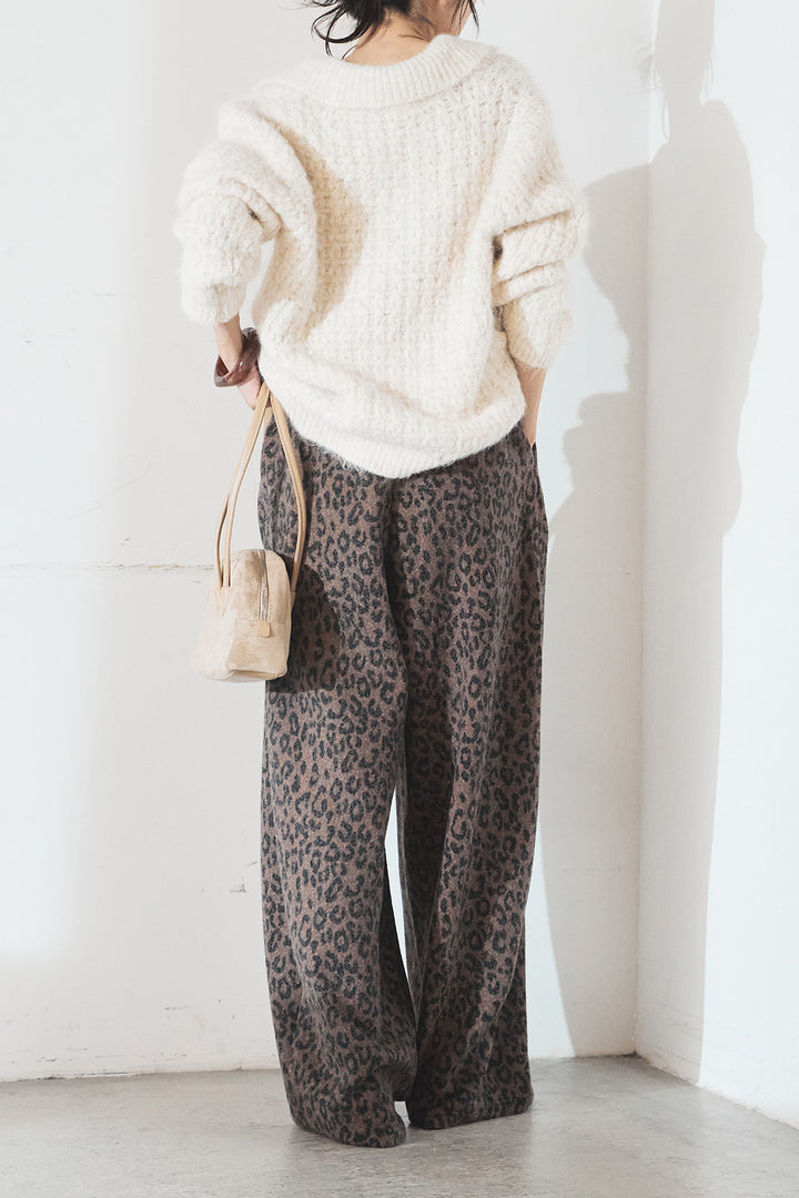 [SET]襟付きVネックニットトップス+リラックスレオパード柄ワイドパンツ(2set)