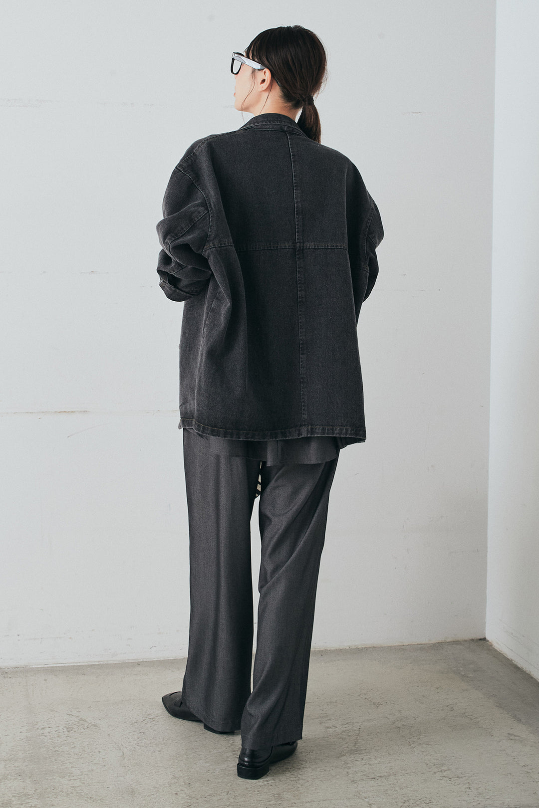 [SET]オーバーデニムジャケット+デニムライクツイルタックパンツ+デニムライクツイルティアードキャミソール(3set)