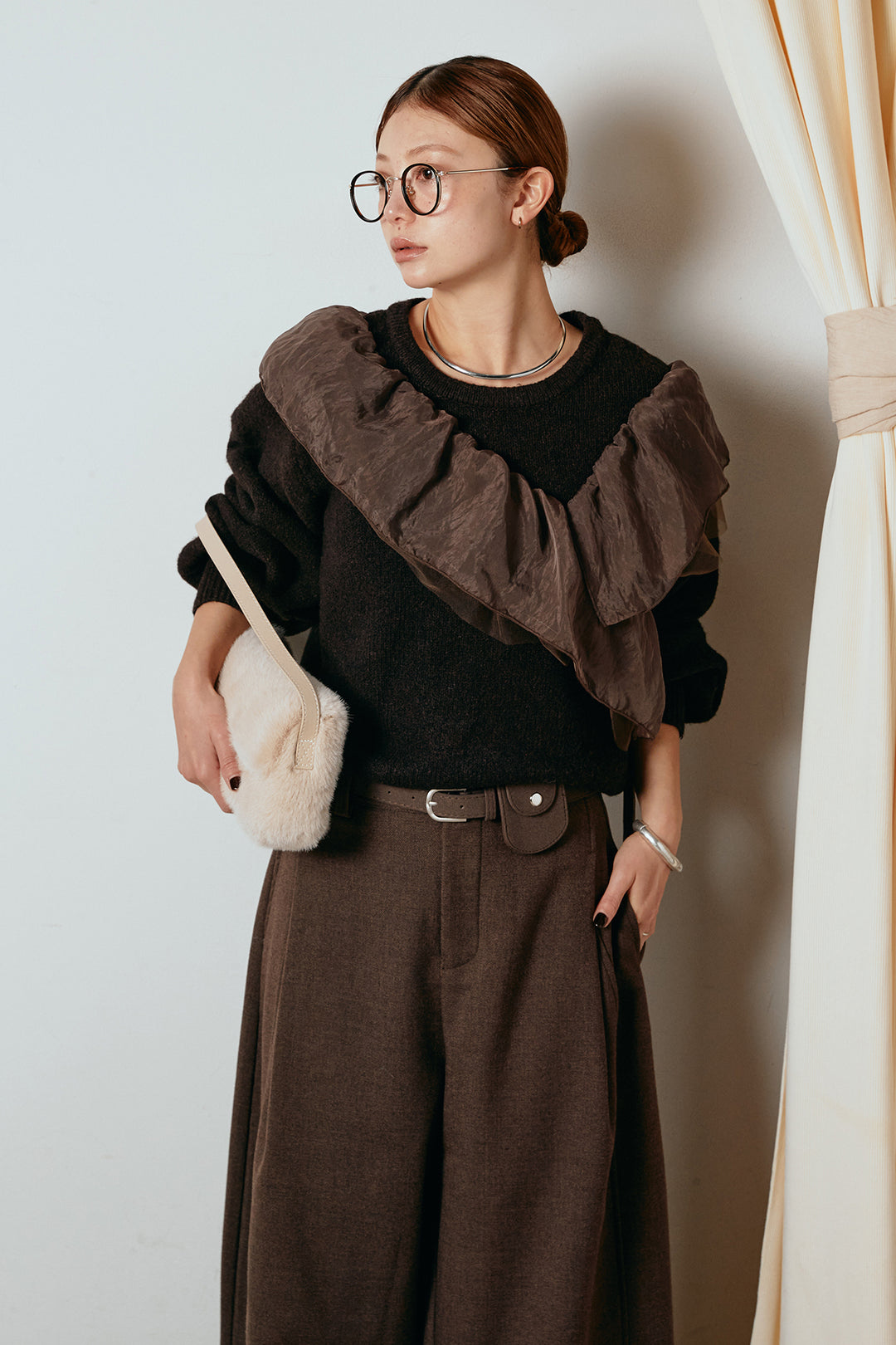 [SET]アシンメトリーフリルニットトップス+ポーチベルト付きカーブパンツ(2set)