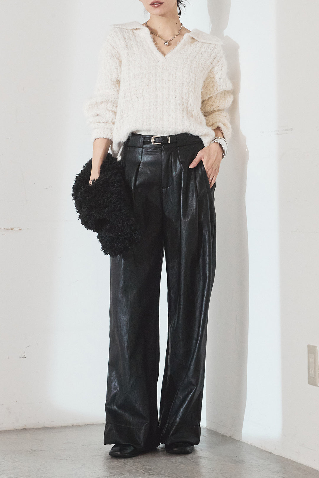 [SET]襟付きVネックニットトップス+ベルト付きレザーライクタックパンツ(2set)