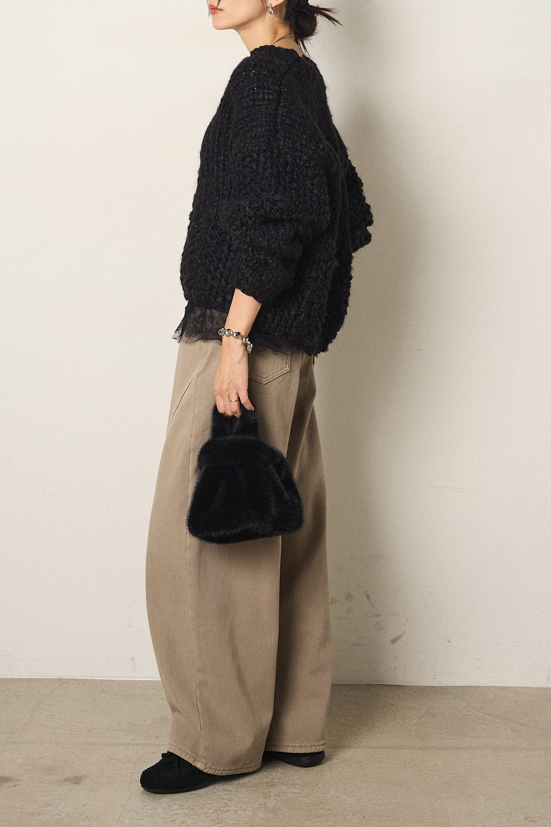 [SET]Vネックハンド編みニットトップス+ベルト付きカジュアルカーブワイドパンツ+レース切り替えキャミソール(3set)