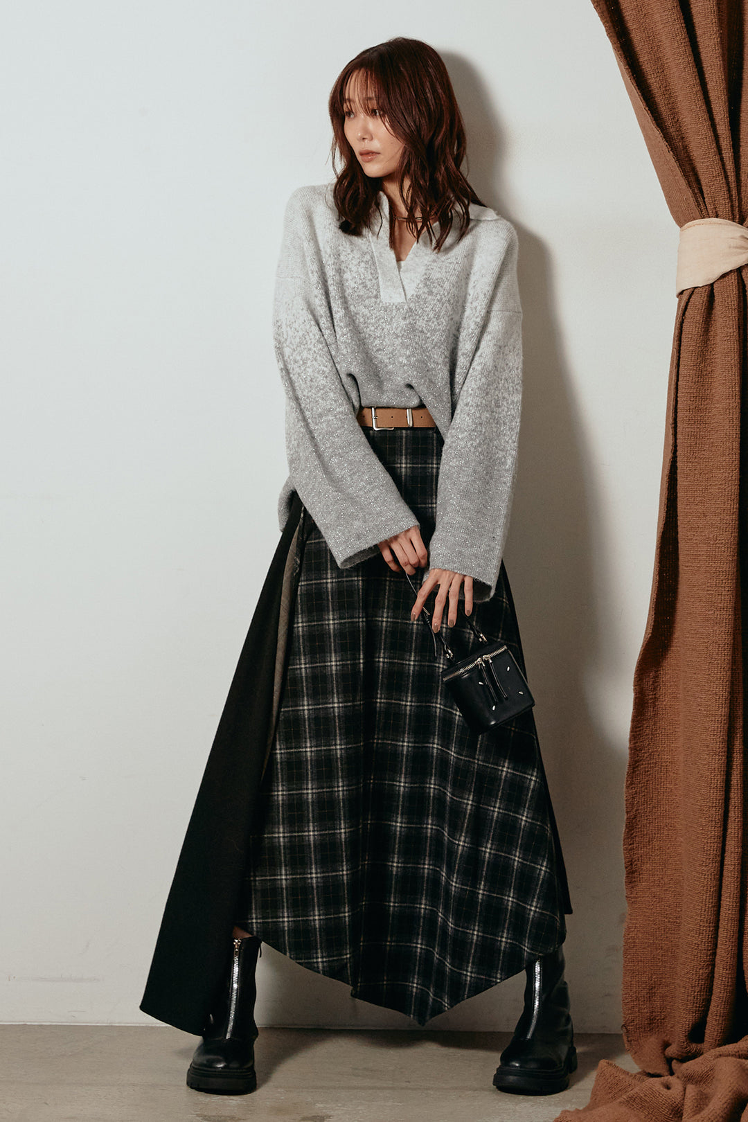 [SET]グラデーションラメニットキーネックプルオーバー+フェイクレザーベルト付き切り替えタータンチェックスカート(2set)