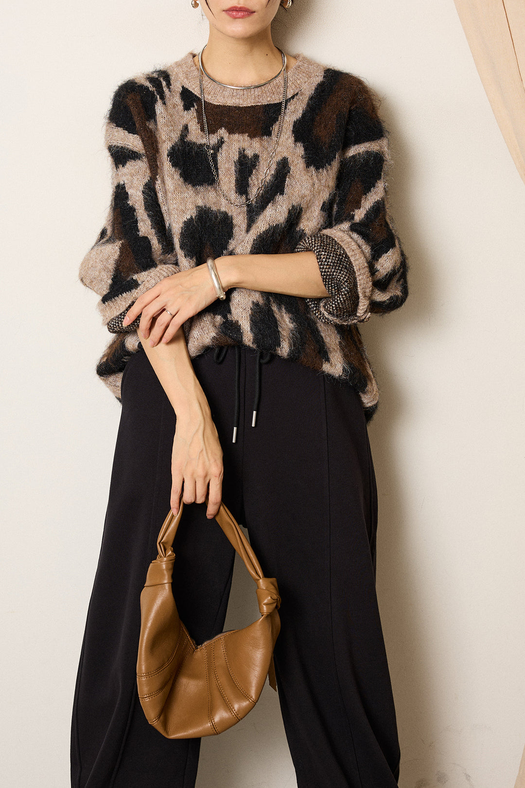 [SET]ルーズアニマルモヘアニットトップス+スウェットワイドカーブパンツ(2set)